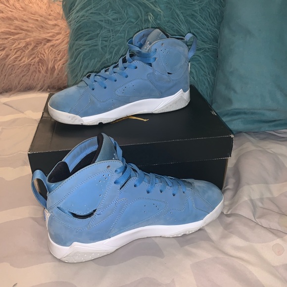 Jordan Retro 7 Pantone (2017) - Picture 2 of 4